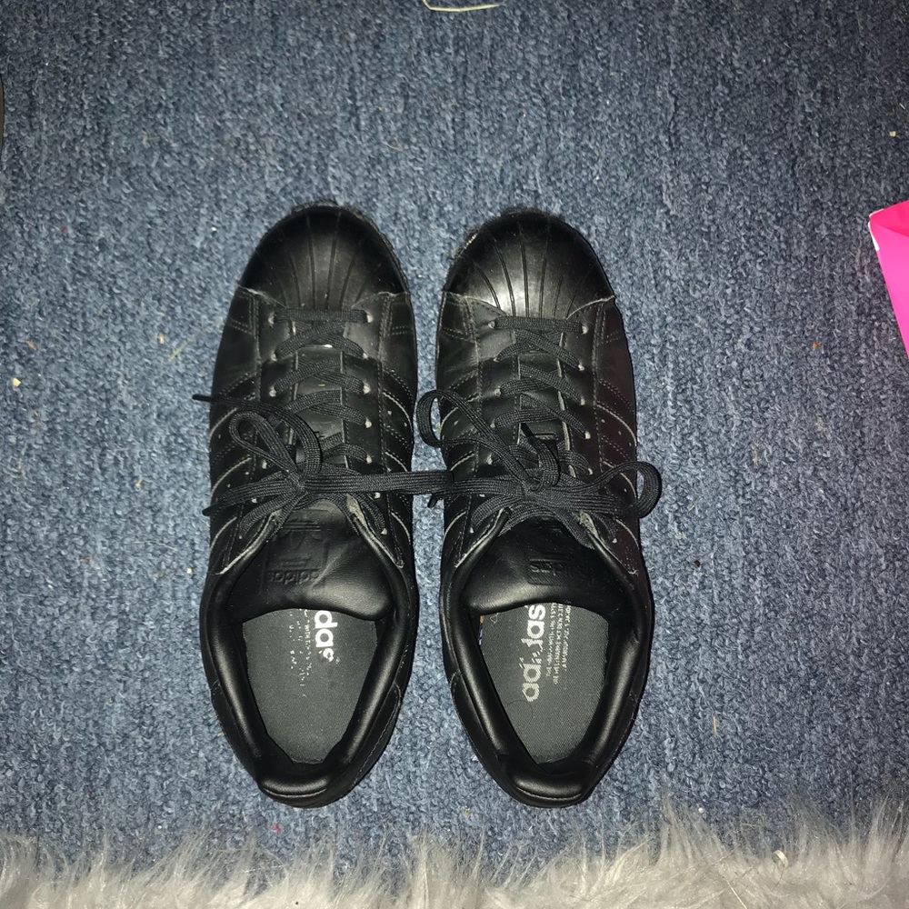 Adidas Sneakers